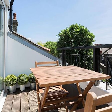 לונדון Spacious 3 Bedroom Flat With Terrace מראה חיצוני תמונה