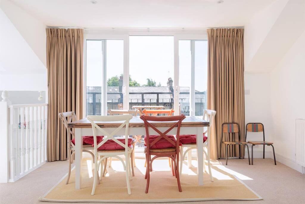 לונדון Spacious 3 Bedroom Flat With Terrace מראה חיצוני תמונה