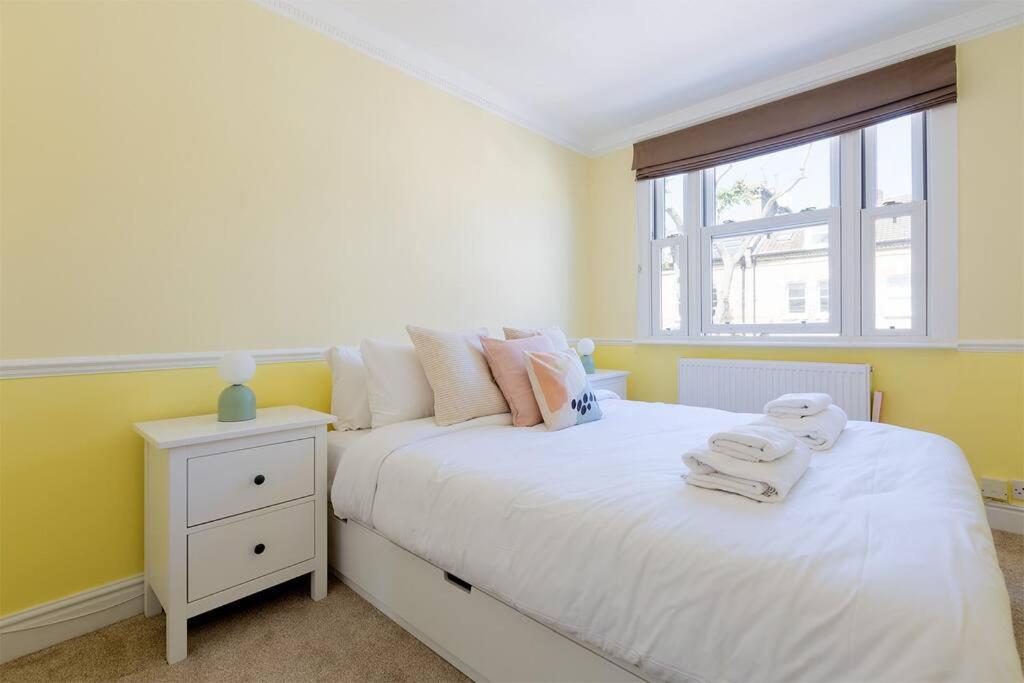לונדון Spacious 3 Bedroom Flat With Terrace מראה חיצוני תמונה
